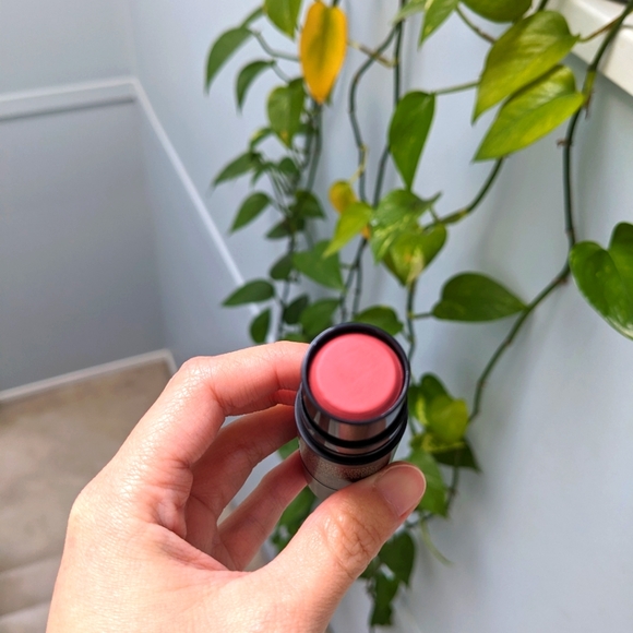 NUDIES BLUSH STICK - BODY LANGUAGE - Picture 4 of 5